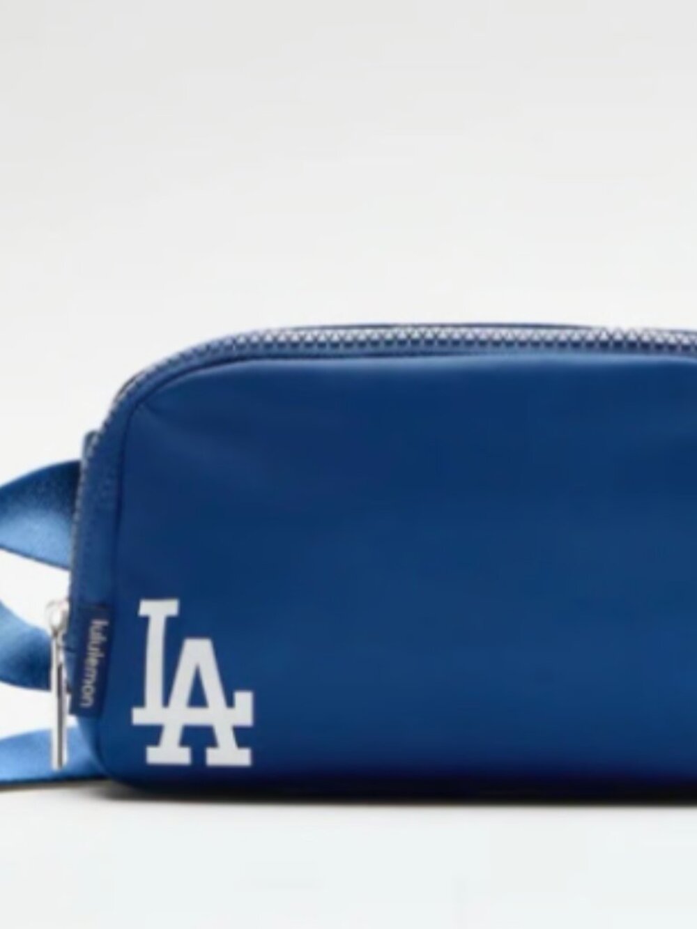 Los Angeles Dodgers lululemon Everywhere Belt Bag - Picture 2 of 3